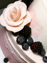 Lade das Bild in den Galerie-Viewer, Torte ,,Rosé Wedding"