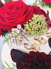 Lade das Bild in den Galerie-Viewer, Naked Cake ,,Red & Gold"