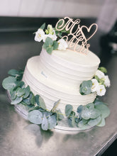 Lade das Bild in den Galerie-Viewer, Naked Cake „White Groove“