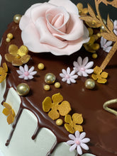 Lade das Bild in den Galerie-Viewer, Torte „Birthday Party“