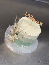 Lade das Bild in den Galerie-Viewer, Torte ,,Sweet Dream" mit Topper zu kirchlichen Anlässen