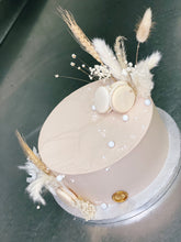 Lade das Bild in den Galerie-Viewer, Torte „Beauty“