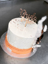 Lade das Bild in den Galerie-Viewer, Torte „Ornament“