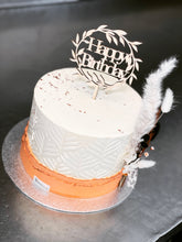Lade das Bild in den Galerie-Viewer, Torte „Ornament“