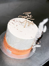 Lade das Bild in den Galerie-Viewer, Torte „Ornament“ zu kirchlichen Anlässen