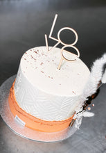 Lade das Bild in den Galerie-Viewer, Torte „Ornament“