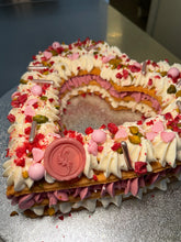 Lade das Bild in den Galerie-Viewer, Cakeletter ,,Herz"