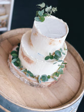 Lade das Bild in den Galerie-Viewer, Torte "Rustic Chic Eucalyptus"