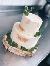 Lade das Bild in den Galerie-Viewer, Torte "Rustic Chic Eucalyptus"