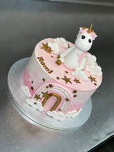 Lade das Bild in den Galerie-Viewer, Einhorntorte „Himmelszauber“