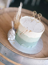 Lade das Bild in den Galerie-Viewer, Torte „Sweet Dream“ mit Wondercandle Zahl