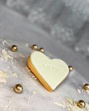 Lade das Bild in den Galerie-Viewer, Give aways „Love“ 10er Paket