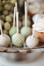 Lade das Bild in den Galerie-Viewer, Cake Pops Überraschungsbox 🎄