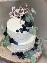 Lade das Bild in den Galerie-Viewer, Streifentorte „Eucalyptus“ mit Beeren