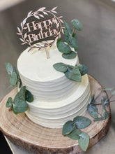 Lade das Bild in den Galerie-Viewer, Streifentorte „Eucalyptus“ mit Topper