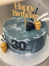 Lade das Bild in den Galerie-Viewer, Torte „Totenkopf“