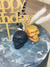 Lade das Bild in den Galerie-Viewer, Torte „Totenkopf“