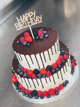 Lade das Bild in den Galerie-Viewer, Naked Cake ,,Berry"