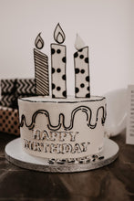 Lade das Bild in den Galerie-Viewer, ,,Cartoon Cake"
