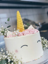 Lade das Bild in den Galerie-Viewer, Einhorntorte ,,Flower Power"