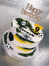 Lade das Bild in den Galerie-Viewer, Torte ,,Fußball"