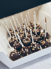 Lade das Bild in den Galerie-Viewer, Cake Pops „Dark Night“ (20 Stk.)