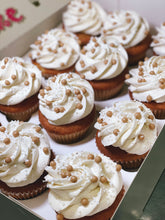 Lade das Bild in den Galerie-Viewer, Cupcakes „Vanilla Kiss“