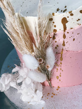 Lade das Bild in den Galerie-Viewer, Torte „Sweet Dream“ mit Wondercandle Zahl