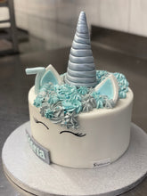 Lade das Bild in den Galerie-Viewer, Einhorntorte ,,Silver Star"