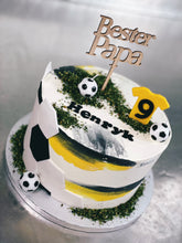 Lade das Bild in den Galerie-Viewer, Torte ,,Fußball"
