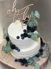 Lade das Bild in den Galerie-Viewer, Streifentorte „Eucalyptus“ mit Beeren