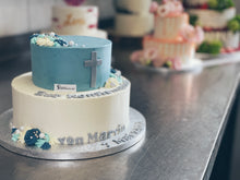 Lade das Bild in den Galerie-Viewer, Torte "Kreuz"zu kirchlichen Anlässen