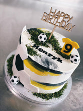 Lade das Bild in den Galerie-Viewer, Torte ,,Fußball"