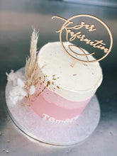 Lade das Bild in den Galerie-Viewer, Torte ,,Sweet Dream" mit Topper zu kirchlichen Anlässen