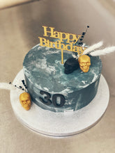 Lade das Bild in den Galerie-Viewer, Torte „Totenkopf“