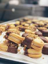 Lade das Bild in den Galerie-Viewer, Nougatherzen