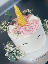Lade das Bild in den Galerie-Viewer, Einhorntorte ,,Flower Power"