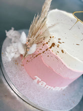 Lade das Bild in den Galerie-Viewer, Torte „Sweet Dream“ mit Wondercandle Zahl