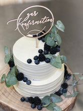 Lade das Bild in den Galerie-Viewer, Streifentorte „Eucalyptus“ mit Beeren für kirchliche Anlässe