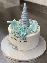 Lade das Bild in den Galerie-Viewer, Einhorntorte ,,Silver Star"