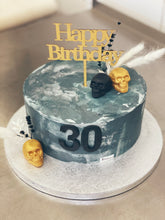 Lade das Bild in den Galerie-Viewer, Torte „Totenkopf“