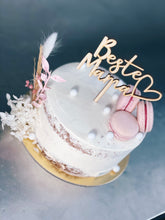 Lade das Bild in den Galerie-Viewer, Torte „Superheldin“