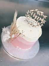 Lade das Bild in den Galerie-Viewer, Torte „Sweet Dream“ mit Topper