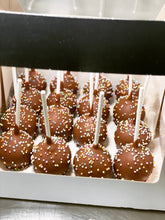 Lade das Bild in den Galerie-Viewer, Cake Pops „Zur Einschulung“ bunt
