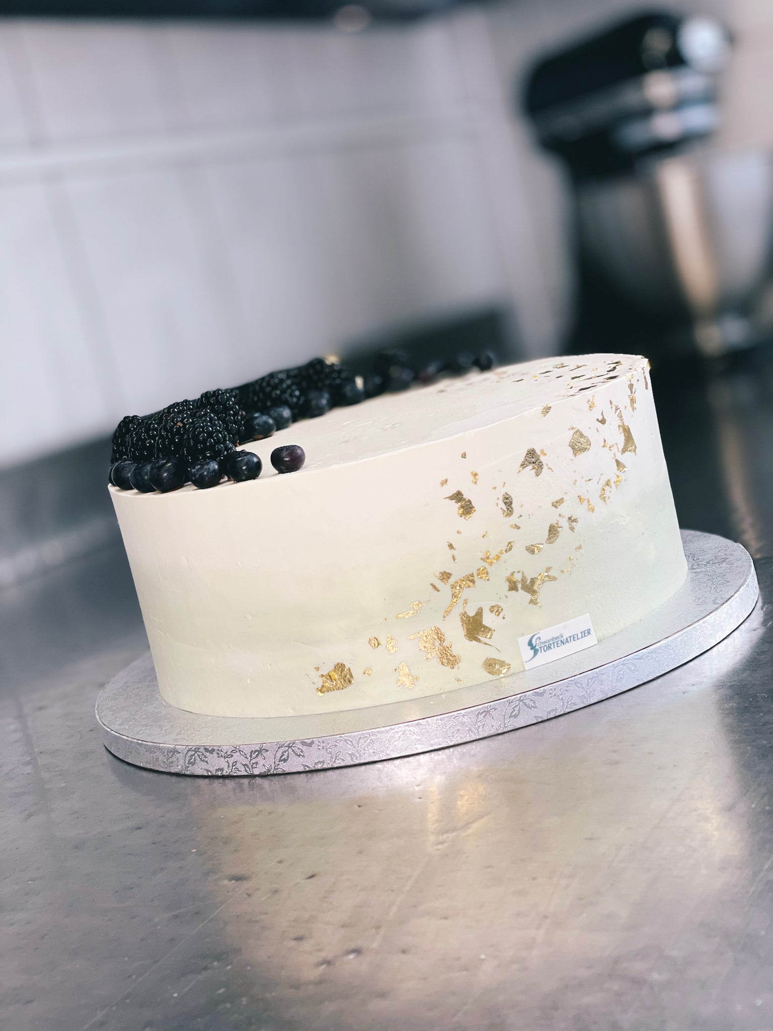 Torte „Golden Blackberry" – Tortenatelier Schwanbeck Torte „Golden Blackberry" – Tortenatelier Schwanbeck