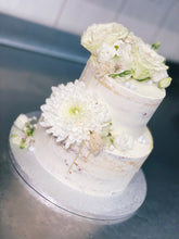 Lade das Bild in den Galerie-Viewer, Naked Cake „White Wedding“
