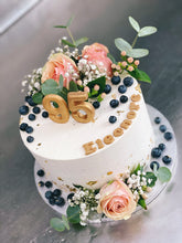 Lade das Bild in den Galerie-Viewer, Torte „Birthday Dream&quot;
