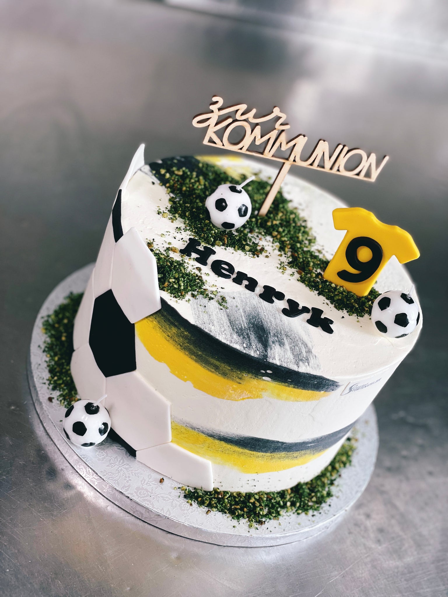 Torte ,,Fußball" zu kirchlichen Anlässen – Tortenatelier Schwanbeck Torte ,,Fußball" zu kirchlichen Anlässen – Tortenatelier Schwanbeck