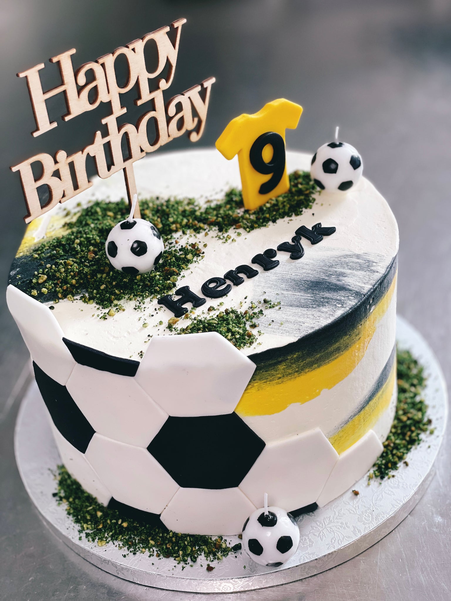 Torte ,,Fußball" – Tortenatelier Schwanbeck Torte ,,Fußball" – Tortenatelier Schwanbeck